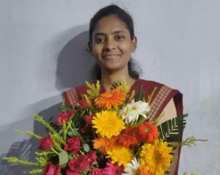 ଓଏଏସ ପରୀକ୍ଷାରେ କୃତକାର୍ଯ୍ୟ ହେଲେ ନିବେଦିତା