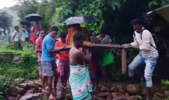 ସରକାରୀ ନିଷ୍କ୍ରିୟତା ପୁଣି ଜନନୀ ଯନ୍ତ୍ରଣା