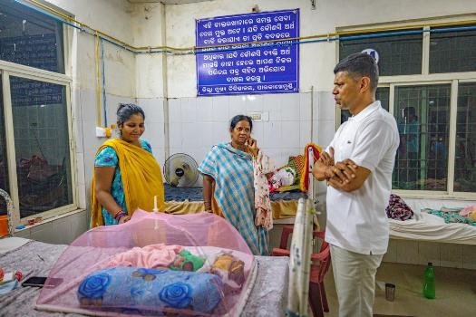 ୫ଟି ସଚିବ ଭିକେ ପାଣ୍ଡିଆନ ଙ୍କ ଅଚାନକ ଗଜପତି ଗସ୍ତ