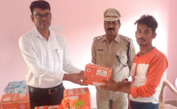 ଜିଲ୍ଲା ପ୍ରଶାସନ ତରଫରୁ ଉପ କାରାଗାର ଥିବା ଅନ୍ତେବାସୀଙ୍କୁ ସ୍ବାସ୍ଥ୍ୟ ସମ୍ବନ୍ଧୀୟ ସରଞ୍ଜାମ ବଣ୍ଟନ