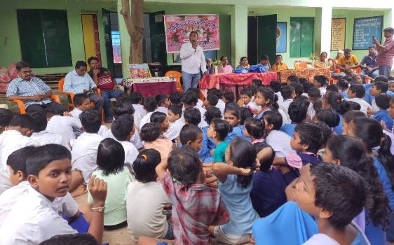 ଅରଖପୁର ବିଦ୍ୟାଳୟରେ ପୋଷାକ ବଣ୍ଟନ ମେଳା