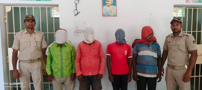 ୭୨ ଲି ଦେଶୀ ମଦ ଜବତ ସହ ୪ କୋର୍ଟ ଚାଲାଣ