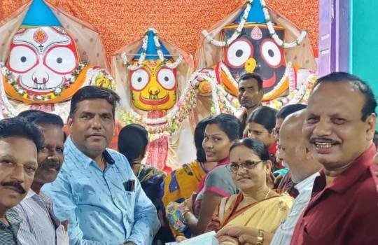ନୂତନ ମନ୍ଦିର ନିର୍ମାଣ ପାଇଁ ଭକ୍ତଙ୍କ ସହଯୋଗର ହାତ ବଢ଼ି ଚାଲିଛି