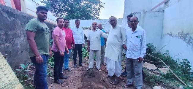 ପଣ୍ଡିତ ବଟକୃଷ୍ଣ ତ୍ରିପାଠୀଙ୍କ ଦ୍ୱାଦଶ ଅବସରରେ ବୃକ୍ଷ ରୋପଣ କାର୍ଯ୍ୟକ୍ରମ