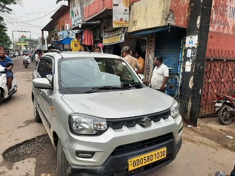 କେନ୍ଦ୍ରାପଡ଼ା ସହରରେ ଅଜଣା ଗାଡିକୁ ନେଇ ଆତଙ୍କ