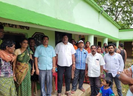 ବର୍ଷା ଜଳ ପ୍ଲାବିତ ଅଞ୍ଚଳ ପରିଦର୍ଶନ କଲେ ପ୍ରଶାସନିକ ଅଧିକାରୀ