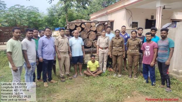 ଲକ୍ଷାଧିକ ଟଙ୍କାର ଚୋରା ଶାଳଗଣ୍ଡି ସହ ପିକଅପ୍ ଗାଡ଼ି ଜଵତ