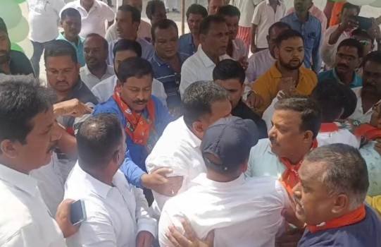 ପେଟ୍ରୋଲ ପମ୍ପ ଉଦଘାଟନ ବେଳେ ବିଜେଡି - ବିଜେପି ମୁହାଁମୁଁହି ଉତ୍ତେଜନା