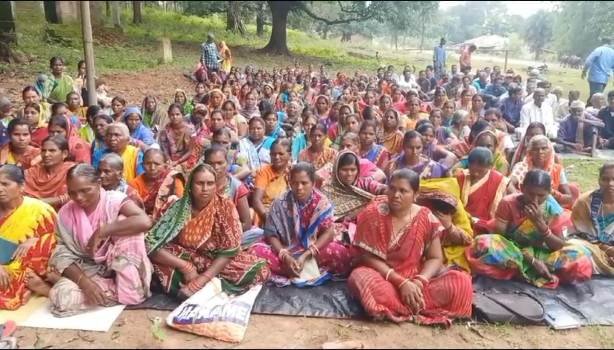 ଚାଉଳ ପାଇଁ ପଞ୍ଚାୟତ ଘେରିଲେ ଶତାଧିକ ମହିଳା