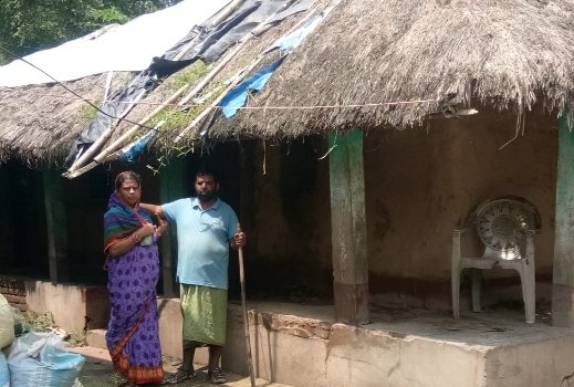 ମିଳୁନି ଆବାସ ଯେଜନା ଗୃହ, ଜରିପାଲ ଟଣା ଘରେ ଭିନ୍ନକ୍ଷମଙ୍କ ପରିବାର