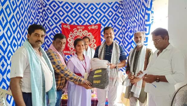 ଭାଷା ଜ୍ଞାନ-ପ୍ରବନ୍ଧ ପରୀକ୍ଷାରେ ରାଜ୍ୟରେ ଦ୍ୱିତୀୟ ସ୍ଥାନ ଅଧିକାର ଆଣିଲେ ସାଇପ୍ରଜ୍ଞା