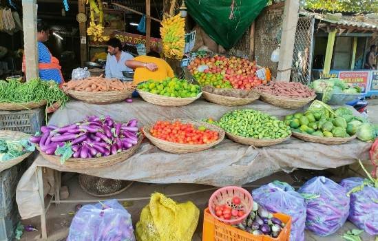 କାର୍ତ୍ତିକ ରେ ପରିବା ଦର ଆକାଶ ଛୁଆଁ