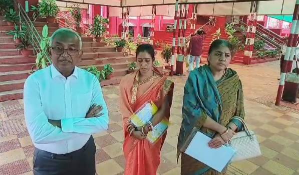 ମେଧାବୀ ଆଦିବାସୀ ଛାତ୍ରୀ ସୌଦାମିନୀଙ୍କ ମୃତ୍ୟୁ ଘଟଣାରେ ପରିବାରକୁ ନ୍ୟାୟ ଦେବାପାଇଁ ଭେଟିଲେ ପ୍ରଦେଶ କଂଗ୍ରେସ ପ୍ରଚାର କମିଟି