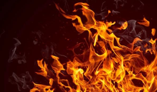 କିରୋସିନ ଢାଳି ଜଳିଗଲେ ମାନସିକ ବିକୃତ ମହିଳା