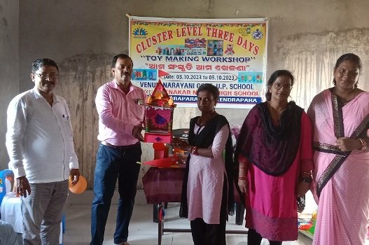 ରତ୍ନାକର ନୋଡାଲ ଉଚ୍ଚ ବିଦ୍ୟାଳୟ କ୍ଲଷ୍ଟରରେ ଖେଳନା ତିଆରି କର୍ମଶାଳା