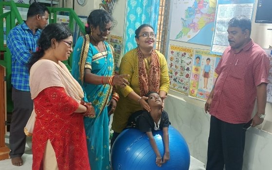 ଦିବ୍ୟାଙ୍ଗ ଛାତ୍ରଛାତ୍ରୀ ଓ ଅଭିଭାବକଙ୍କ ତାଲିମ ଗ୍ରହଣ
