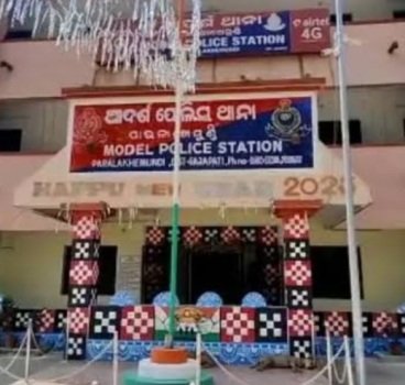 ପାରଳା ଥାନା ଦ୍ୱାରା ଜୁଆଆଡ୍ଡା ଉପରେ ଚଢ଼ାଉ,17 ଗିରଫ