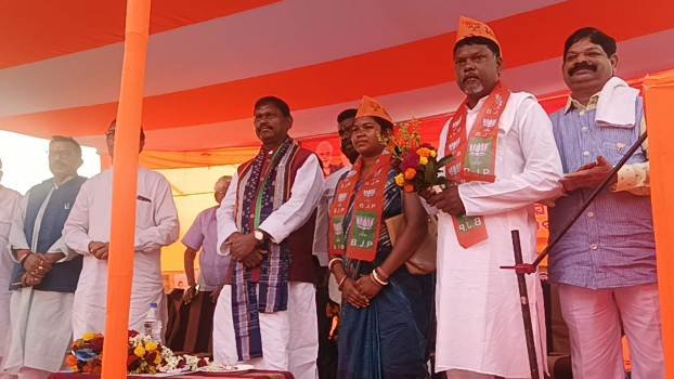 ତିରିଂରେ ବିଜେପିର ମହାମିଶ୍ରଣ ପର୍ବ ରେ ପଦ୍ମ ଧରିଲେ ବିଜେଡି ଯୁବ ନେତା ଜଲେନ ନାଏକ