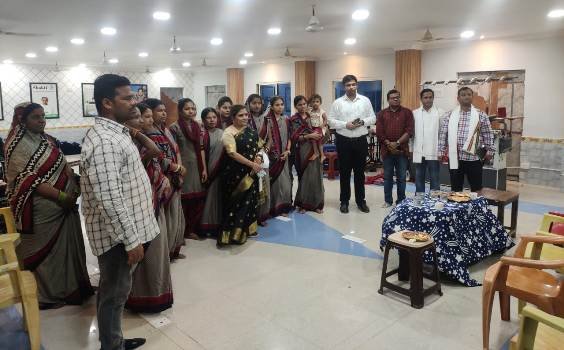 ଓରମାସ ନିର୍ଦ୍ଦେଶିକାଙ୍କ ସାନଖେମୁଣ୍ଡି ପରିଧାନ କେନ୍ଦ୍ର ପରିଦର୍ଶନ