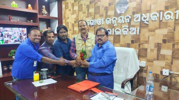 ଉତ୍କଳ ସାମ୍ବାଦିକ ସଂଘ ପକ୍ଷରୁ ନୂତନ ବିଡ଼ିଓଙ୍କୁ ସାକ୍ଷାତ