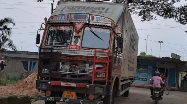 ଦୁର୍ଘଟଣାକାରୀ ଟ୍ରକ ଅଟକ