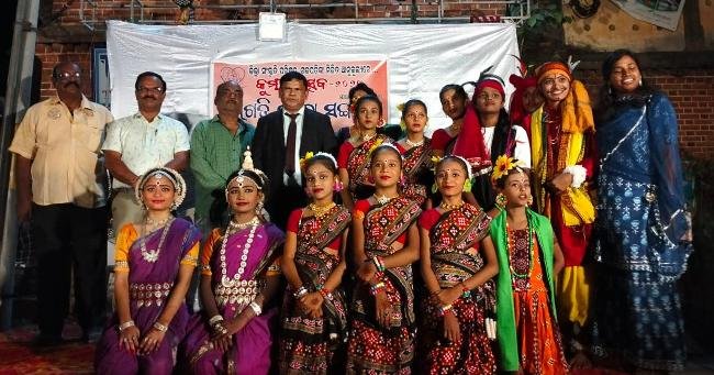 ବିଜ୍ଞାନ ଯେତେ ପ୍ରଗତି ପଥେ ଗଲେ ମଧ୍ୟ ସଂସ୍କୃତି ଓ ପରମ୍ପରା ସମାଜକୁ ଉଚିତ୍ ଶିକ୍ଷା ଦେଇଥାଏ