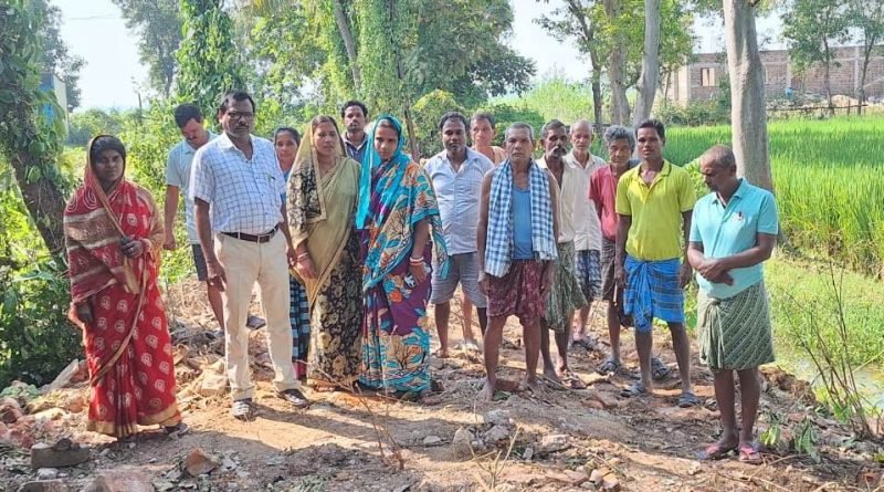 ରାତାରାତି ସ୍କୁଲ ପାଚେରୀ ଭାଙ୍ଗି ରାସ୍ତା ନିର୍ମାଣ କଲେ ଦୁର୍ବୁତ୍ତ, ତେନ୍ତୁଲିପଦି ଗ୍ରାମରେ ଉତ୍ତେଜନା