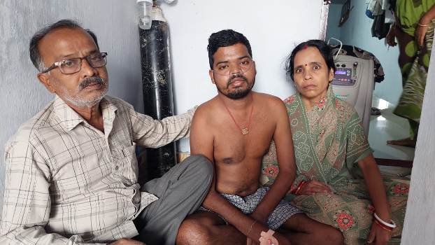 ରୋଗ ଶଯ୍ୟାରେ ରୋଜଗାରିଆ ପୁଅ