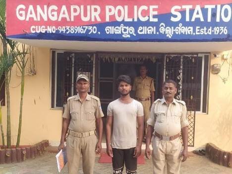 ପ୍ରେମିକର ଚାପରେ ପ୍ରେମିକାର ଆତ୍ମହତ୍ୟା