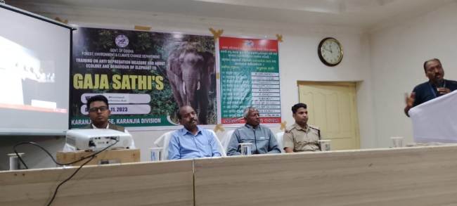 କରଞ୍ଜିଆ ବନଖଣ୍ଡ କାର୍ଯ୍ୟାଳୟରେ ଗଜସାଥି ଙ୍କ ତାଲିମଶିବିର ଅନୁଷ୍ଠିତ