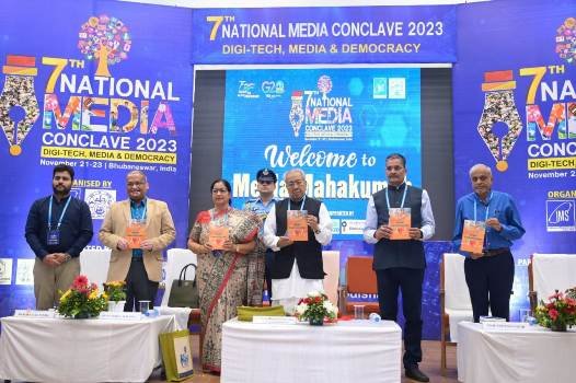 ଡକ୍ଟର ଫକୀର ମୋହନ ନାହାକଙ୍କ ଦୁଇଟି ପୁସ୍ତକ ଉନ୍ମୋଚିତ