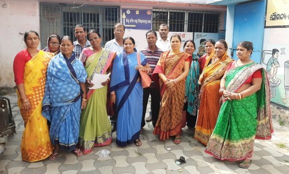 ଆଶାକର୍ମୀଙ୍କ ମାସିକ ଭତ୍ତା ଦାବିରେ ସ୍ୱାସ୍ଥ୍ୟମନ୍ତ୍ରୀଙ୍କୁ ଦାବିପତ୍ର