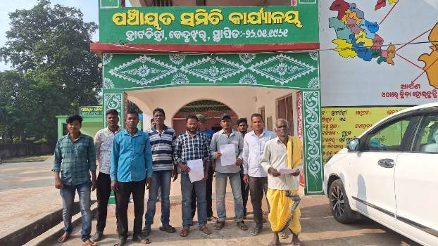 ଆମ ଓଡିଶା ନବୀନ ଓଡିଶା କାର୍ଯ୍ୟକୁ ନେଇ କରଗୋଳା ଗାଁରେ ଅସନ୍ତୋଷ