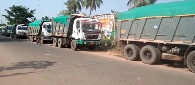 ନନ୍ଦିପଦା ପୁଲିସ ପକ୍ଷରୁ ଚଢ଼ାଉ, ୭ଟି ବାଲି ବୋଝେଇ ହାଇୱା ଜବଦ