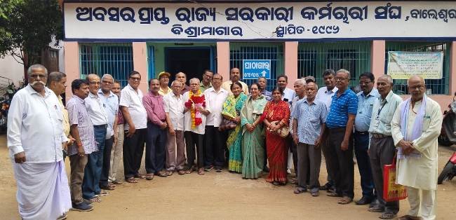 ସୁସଂଗଠକ, ବରିଷ୍ଠ ସମାଜସେବୀ ଧିରେନ୍ଦ୍ର ନାରାୟଣ ଦାସଙ୍କ ୯୩ତମ ଜନ୍ମଦିନରେ ଅଭିନନ୍ଦନ ସଭା
