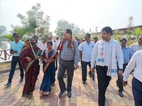 କାଳେଶ୍ବର ଗ୍ରାମୀଣ ପାର୍କ ବୁଲି ଦେଖିଲେ ପଞ୍ଚାୟତିରାଜ ସଚିବ