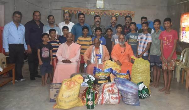 ଫେସବୁକ ଗ୍ରୁପ "ଆମ ପରିବାର" ପକ୍ଷରୁ ସେବାକାର୍ଯ୍ୟ