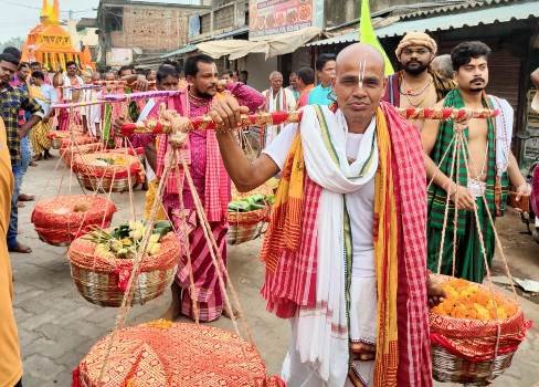 ଶ୍ରୀ ଜଗନ୍ନାଥ ଙ୍କ ମାମୁଁଘର ମାଧବ ମନ୍ଦିର ରୁ ଶ୍ରୀମନ୍ଦିର ଗଲା ପୋଢୁଆଁ ଭାର