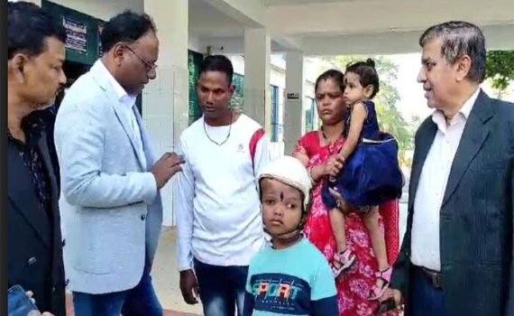 ଯୋଡ଼ାମୁଣ୍ଡ ଶିଶୁ ଜଗାର ସ୍ୱାସ୍ଥ୍ୟ ପରୀକ୍ଷା କଲେ ଦିଲ୍ଲୀ ଏମ୍ସର ପ୍ରଫେସର