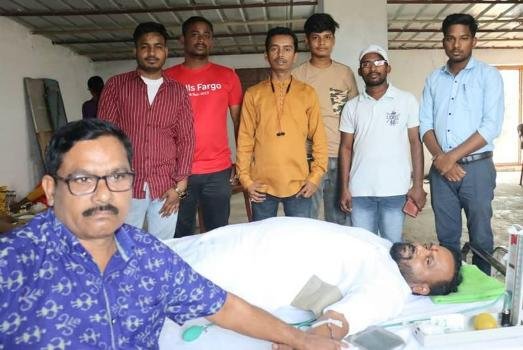 ରକ୍ତ ଦାନ କରି ଜନ୍ମ ଦିନକୁ ନିଆରା ଢଙ୍ଗ ରେ ପାଳନ କଲେ ଯୁବ ନେତା