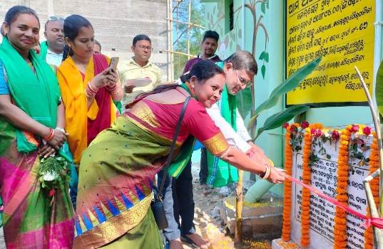 ବାଲେଶ୍ବର ପୌରପାଳିକାର ୧୬ନଂ ୱାର୍ଡରେ ଅଙ୍ଗନବାଡି କେନ୍ଦ୍ର ଉଦ୍ଘାଟନ କଲେ ବିଧାୟକ