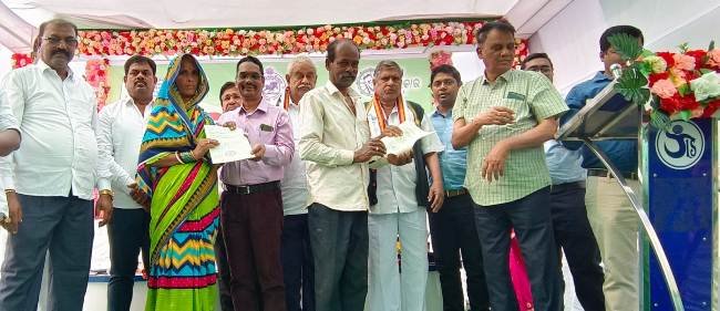 ହିଞ୍ଜିଳିକାଟୁରେ ରାଜସ୍ୱ ମେଳାରେ ୪୩୧ ହିତାଧିକାରୀ ଗ୍ରାମକଣ୍ଟକ ପଟ୍ଟା ପାଇଲେ