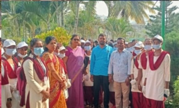 ପାରଳା ମହିଳା କଲେଜ ଦ୍ୱାରା ନୂଆ-ଓ ଯୁବ ଓଡିଶା ନବୀନ ଓଡିଶା ଆନୁକୂଲ୍ୟରେ ଉଦ୍ୟାନରେ ସଫେଇ ଓ ପରିମଳ ଅଭିଯାନ