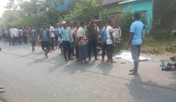 ସ୍କୁଟି ସହ ବୋଲେରୋ ପିକଅପ୍ ଧକ୍କା