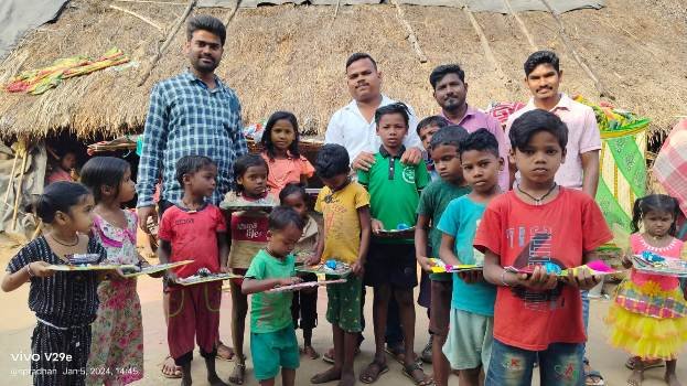 ନିଆରା ଢଙ୍ଗ ରେ ଜନ୍ମ ଦିବସ ପାଳନ କଲେ ଯୁବ ସାମ୍ବାଦିକ