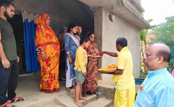 ଗାଁ ଗଣ୍ଡା ରେ ବୁଲିଲା ଶ୍ରୀ ରାମ ଙ୍କ ଅକ୍ଷତ କଳସ ରଥ