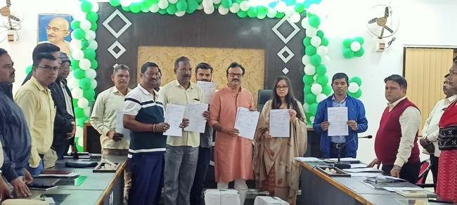 ବାଲିଗୁଡା ଉପଜିଲ୍ଲାପାଳଙ୍କ କାର୍ଯ୍ୟାଳୟରେ ଚୂଡାନ୍ତ ଭୋଟର ତାଲିକା ପ୍ରକାଶିତ