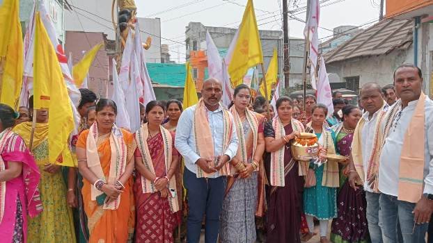 ୪ ଓ ୫ ନଂ ୱାର୍ଡରେ ବୁଲିଲା ଜୟ ଜଗନ୍ନାଥ ଅର୍ପଣ ରଥ : ଜୟ ଜଗନ୍ନାଥ ନାଦରେ ପ୍ରକମ୍ପିତ ହେଲା ସାରା ସହର