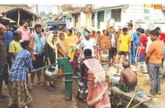 ଶୀତ ଦିନରେ ମଧ୍ୟ ପାଣି ପାଇଁ ଯିବାକୁ ପଡେ 3 କିଲୋମିଟର
