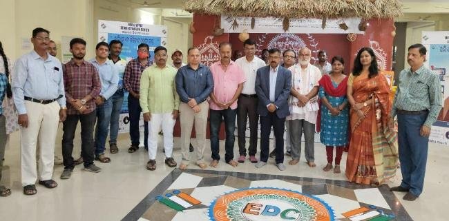 ନିର୍ବାଚନ ପାଇଁ ବ୍ଯବହୃତ ହେବାକୁ ଥିବା ଇଭିଏମ୍ ଏବଂ ଭିଭିପ୍ୟାଟ ପ୍ରଦର୍ଶନ ସଚେତନା କେନ୍ଦ୍ରର ଶୁଭାରମ୍ଭ